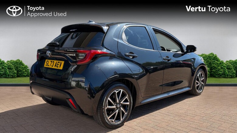 Toyota Yaris 1.5 Hybrid Design 5dr CVT Hybrid Hatchback